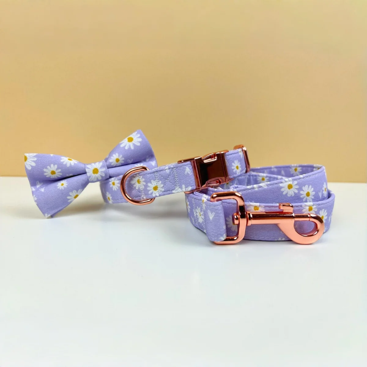 Lavender daisy dog collar, leash and bow tie set, OEM custom supplier for pet brands and distributors.